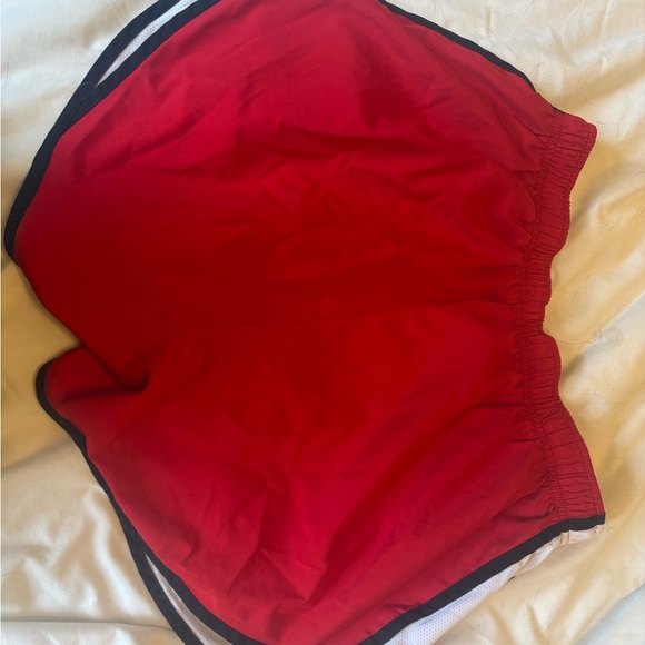 Red Nike Dri-fit athletic shorts sz L - Picture 2 of 3